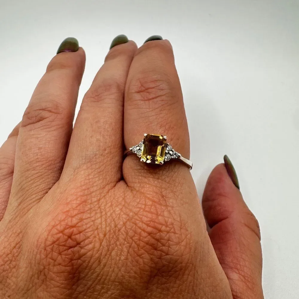 NWOT 4x6mm emerald cut citrine with accent cz diamonds ring in‎ solid 925!